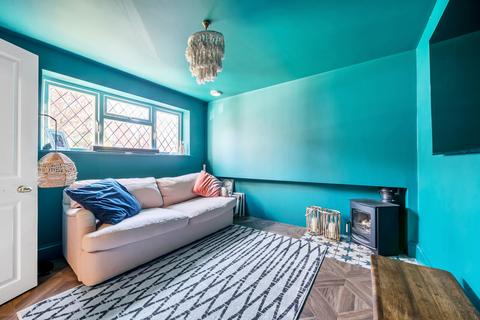 15 Barnfield Gardens, Kingston Upon Thames, KT2 5RH