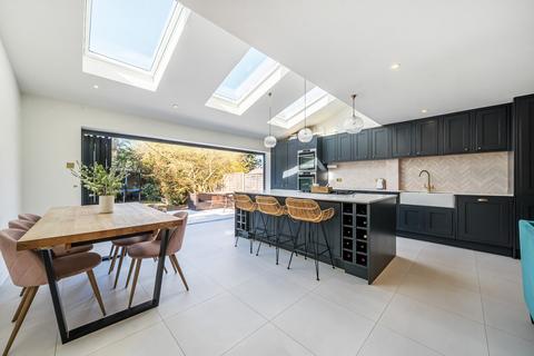 15 Barnfield Gardens, Kingston Upon Thames, KT2 5RH