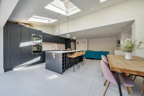 15 Barnfield Gardens, Kingston Upon Thames, KT2 5RH