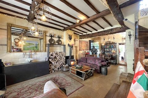 3 bedroom house for sale, High Street, Warwick