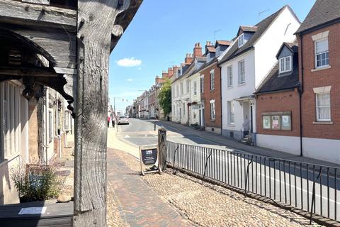 undefined, High Street, Delightful, Central Warwick