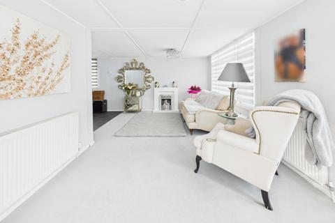 3 bedroom park home for sale, Mereoak Park, Reading, RG7