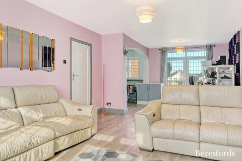 32 Athelstan Road, Romford, RM3 0QH