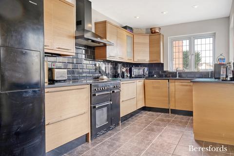 32 Athelstan Road, Romford, RM3 0QH