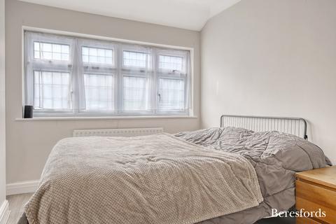 32 Athelstan Road, Romford, RM3 0QH