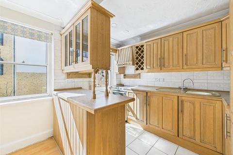 2 bedroom house for sale, Ideal buy to let or first step on the property ladder