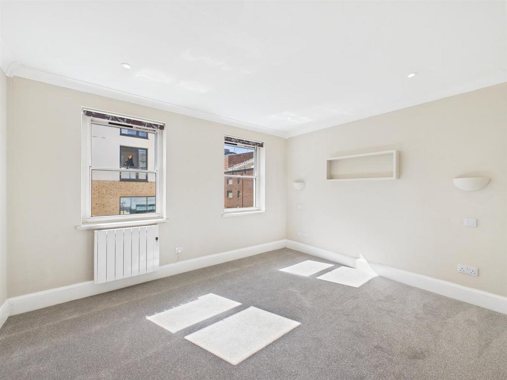 CAM04099 G0-PR0075-STILL002.jpg