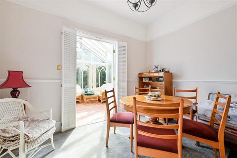 2 bedroom detached bungalow for sale, Garratts Lane, Banstead