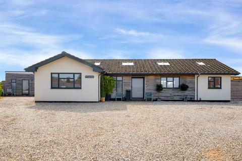 2 bedroom detached bungalow for sale, Castle Rise, Belmesthorpe, Stamford, PE9