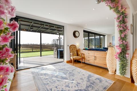 2 bedroom detached bungalow for sale, Castle Rise, Belmesthorpe, Stamford, PE9
