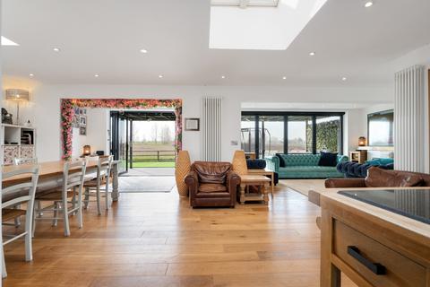 2 bedroom detached bungalow for sale, Castle Rise, Belmesthorpe, Stamford, PE9