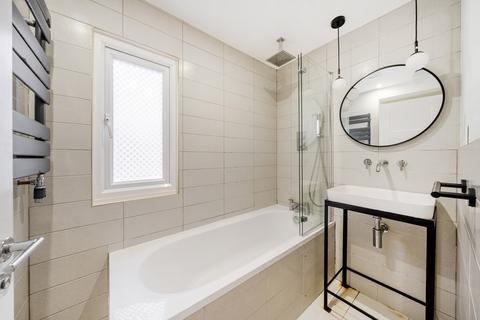 19a Rutland Walk, London, SE6 4LG