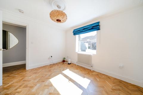 19a Rutland Walk, London, SE6 4LG