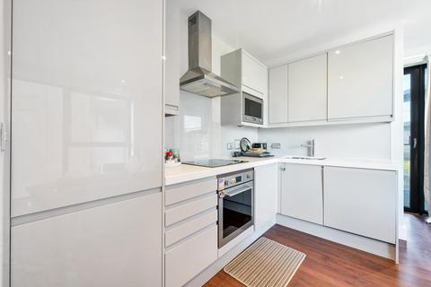 1 bedroom apartment for sale, Avalon Point, London, E14