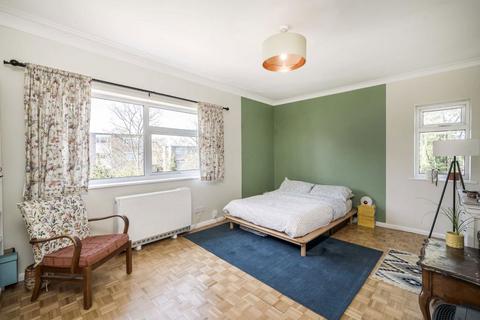 2 bedroom flat for sale, Kent Gardens, London W13