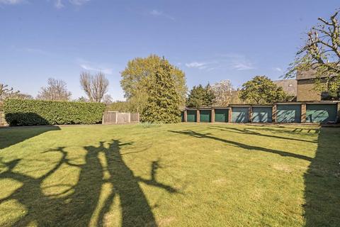 2 bedroom flat for sale, Kent Gardens, London W13