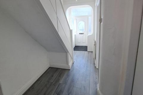 3 bedroom terraced house to rent, Podium Road,  Old Swan, L13