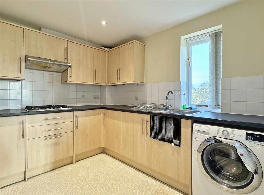 Kitchen b.jpg