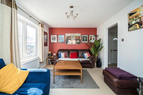 3 bedroom flat for sale, Blue Anchor Yard, London E1