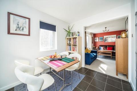 3 bedroom flat for sale, Blue Anchor Yard, London E1