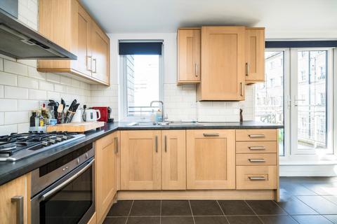3 bedroom flat for sale, Blue Anchor Yard, London E1