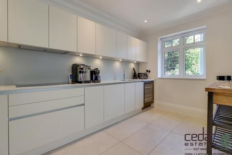 2 bedroom flat for sale, Hodford Road, Child's Hill NW11