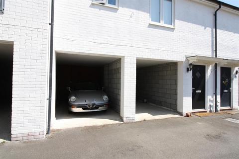 4 bedroom townhouse for sale, St. Helena Avenue, Newton Leys, Milton Keynes
