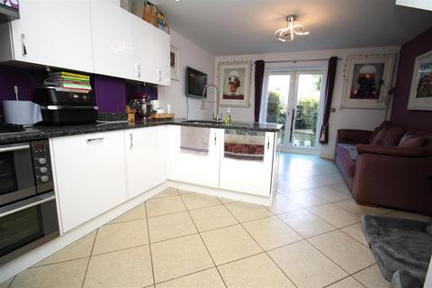 4 bedroom townhouse for sale, St. Helena Avenue, Newton Leys, Milton Keynes