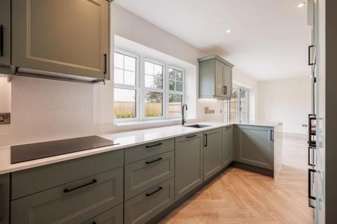 4 bedroom detached house for sale, Oaks Drive, St. Leonards, BH24 2QR