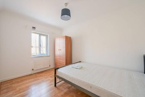 4 bedroom house to rent, Routh Street, Beckton, London, E6