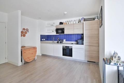 2 bedroom apartment for sale, Blagdon Road, New Malden