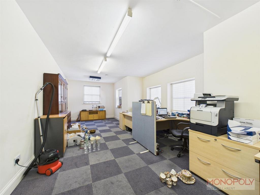CAM01943 G0-PR0426-STILL013.jpg