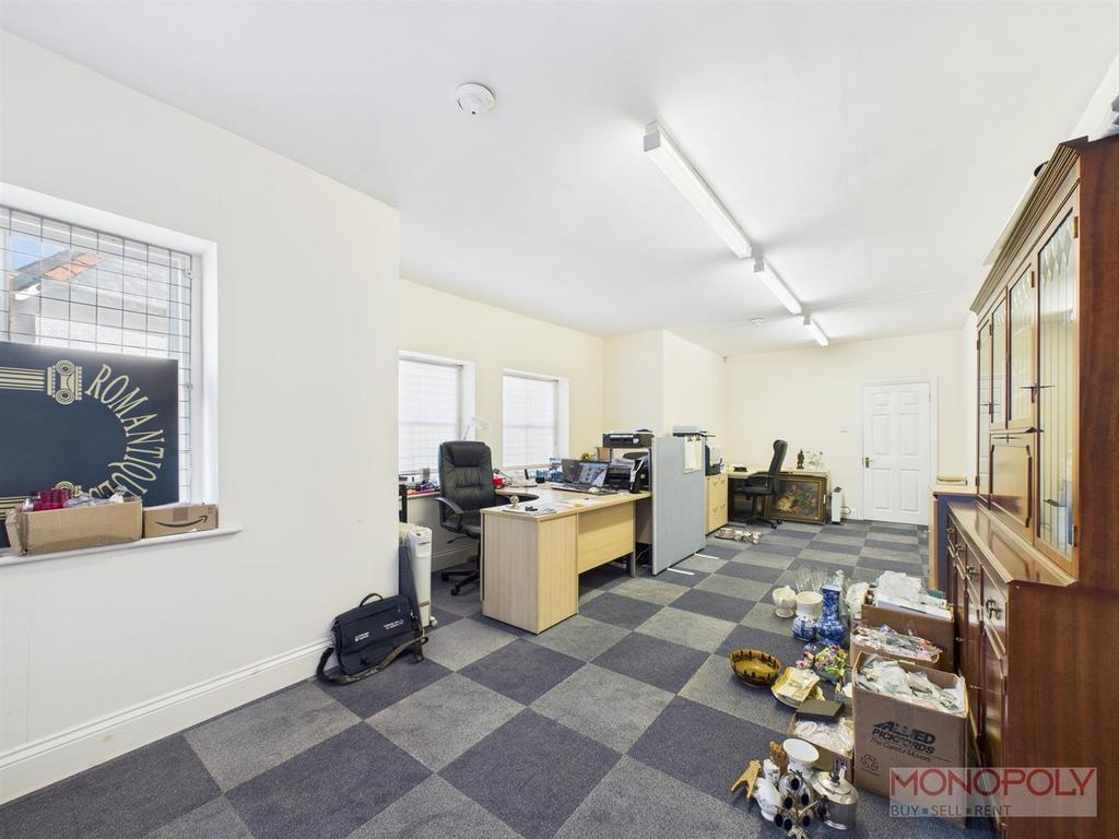 CAM01943 G0-PR0426-STILL014.jpg
