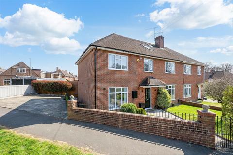 2 Well Way, Epsom, KT18 7LW