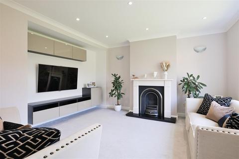 2 Well Way, Epsom, KT18 7LW