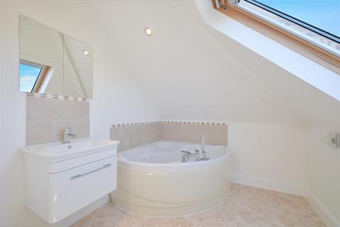 2 Well Way, Epsom, KT18 7LW