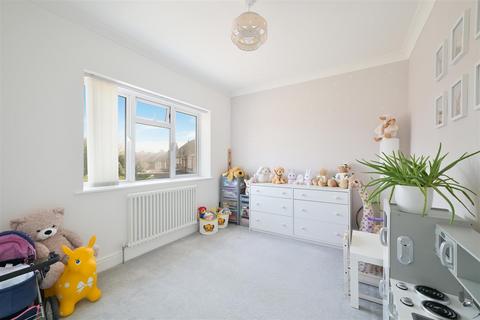 2 Well Way, Epsom, KT18 7LW