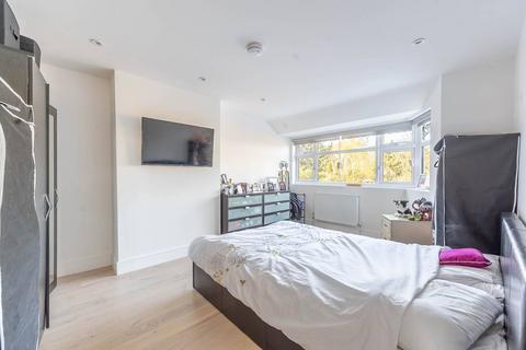 1 Hillside, London, NW9 0NE