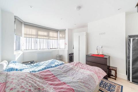 1 Hillside, London, NW9 0NE
