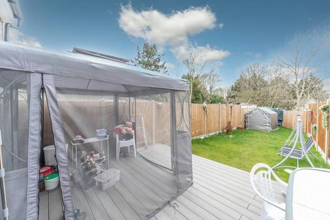 1 Hillside, London, NW9 0NE