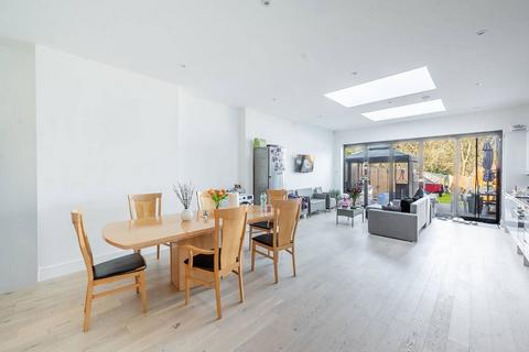 1 Hillside, London, NW9 0NE