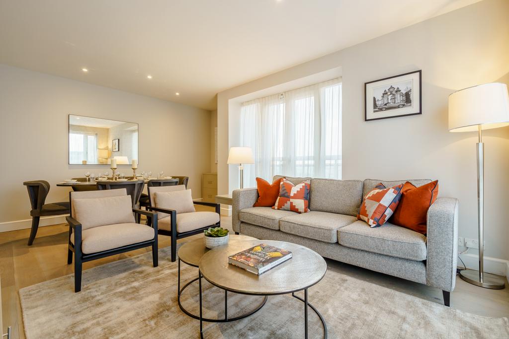 E14 8 RW - 10th floor - 2 bedrooms - 988sq ft - 2