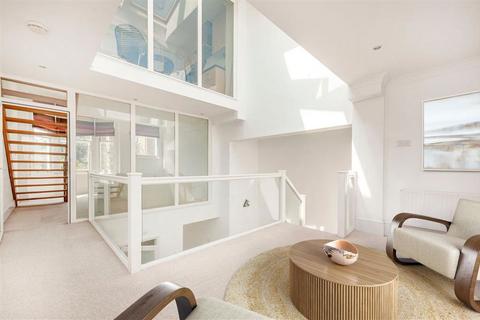 Shandon Road, London SW4