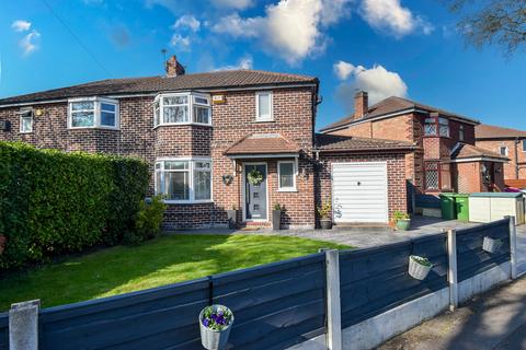 Sunningdale Road, Urmston, M41