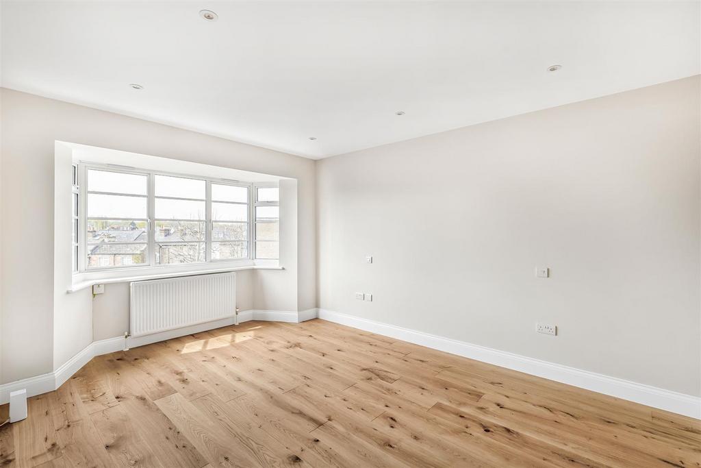 8 Deanhill Court-5.jpg
