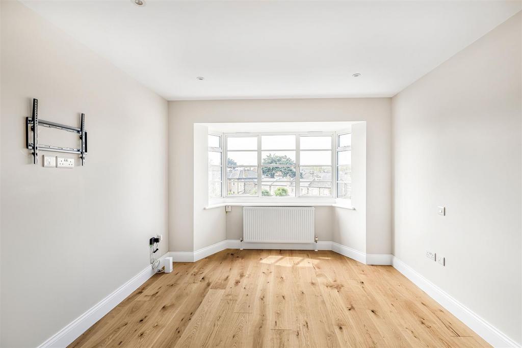 8 Deanhill Court-7.jpg