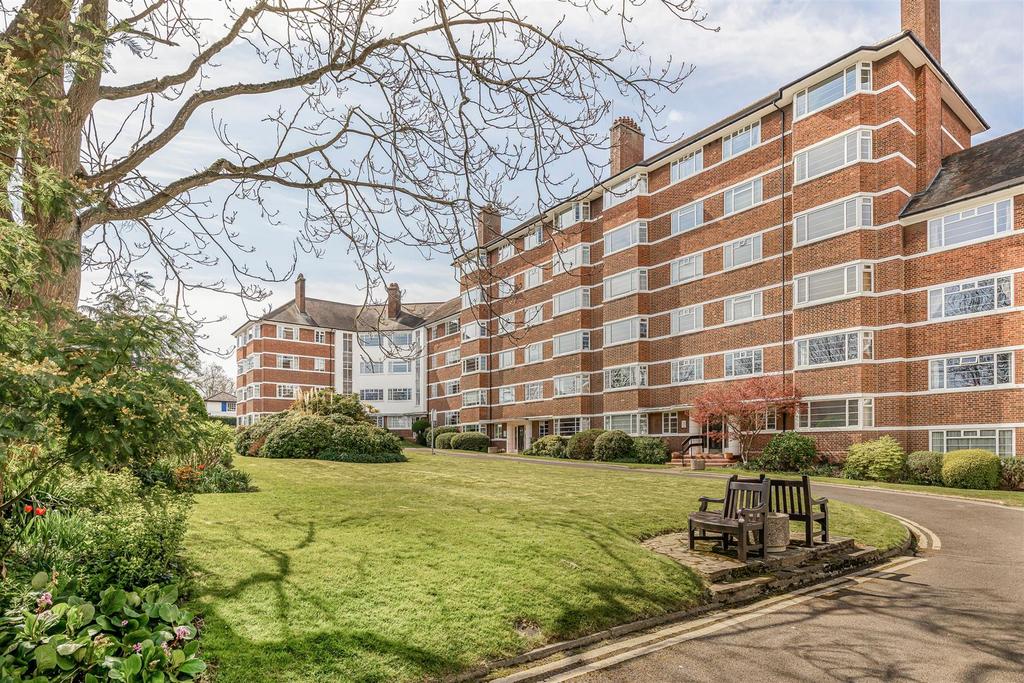 8 Deanhill Court-12.jpg