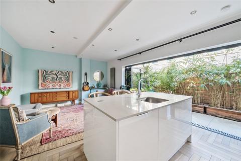 2 bedroom apartment for sale, Smithys Mews, London