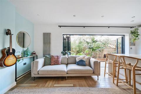 2 bedroom apartment for sale, Smithys Mews, London