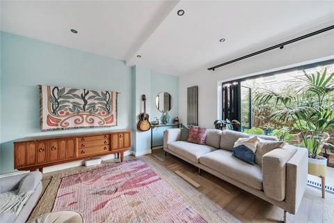 2 bedroom apartment for sale, Smithys Mews, London